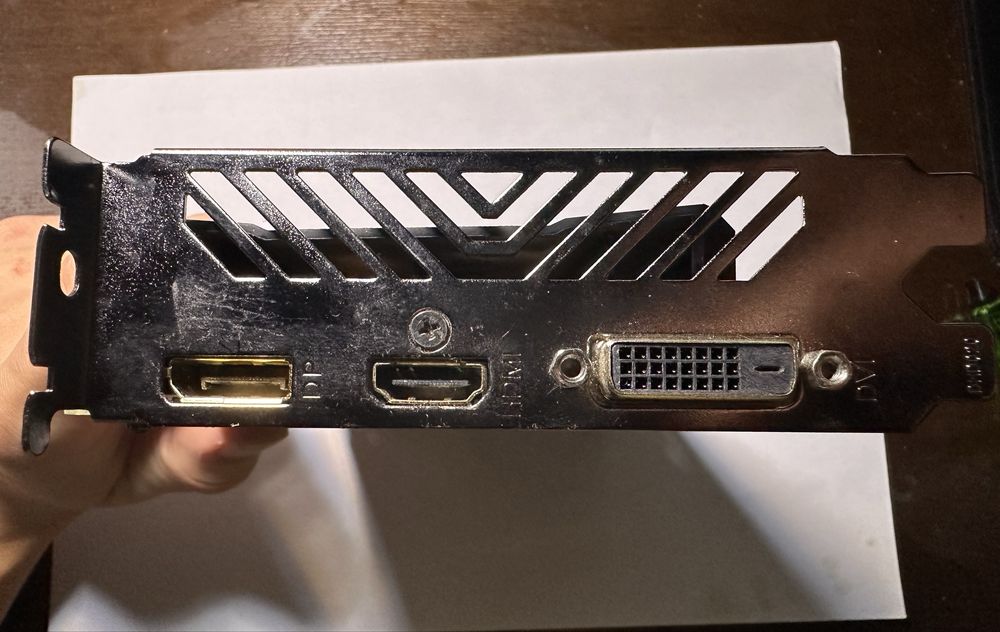 Відеокарта gigabyte 1050ti 4gb