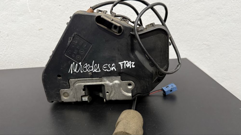 Fechadura da porta traseira esquerda mercedes w203 c220 carrinha