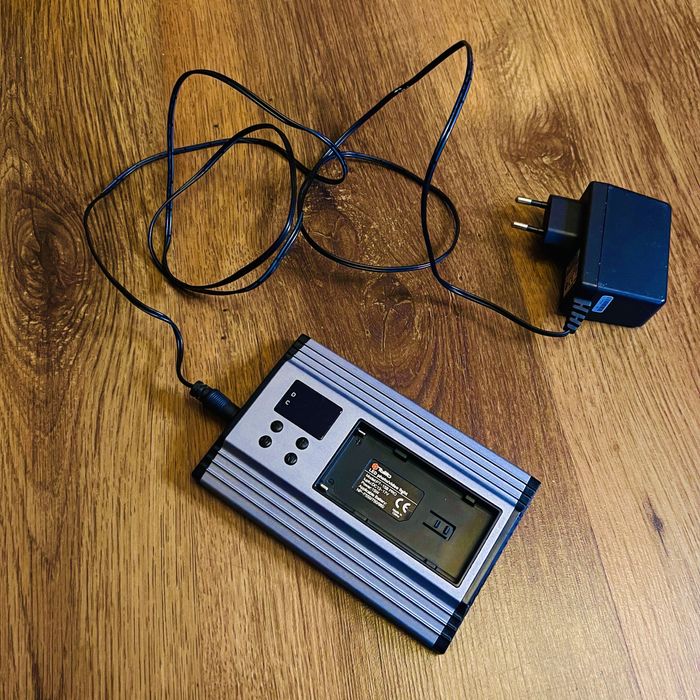 Lampa LED do robienia zdjęć tatuży.