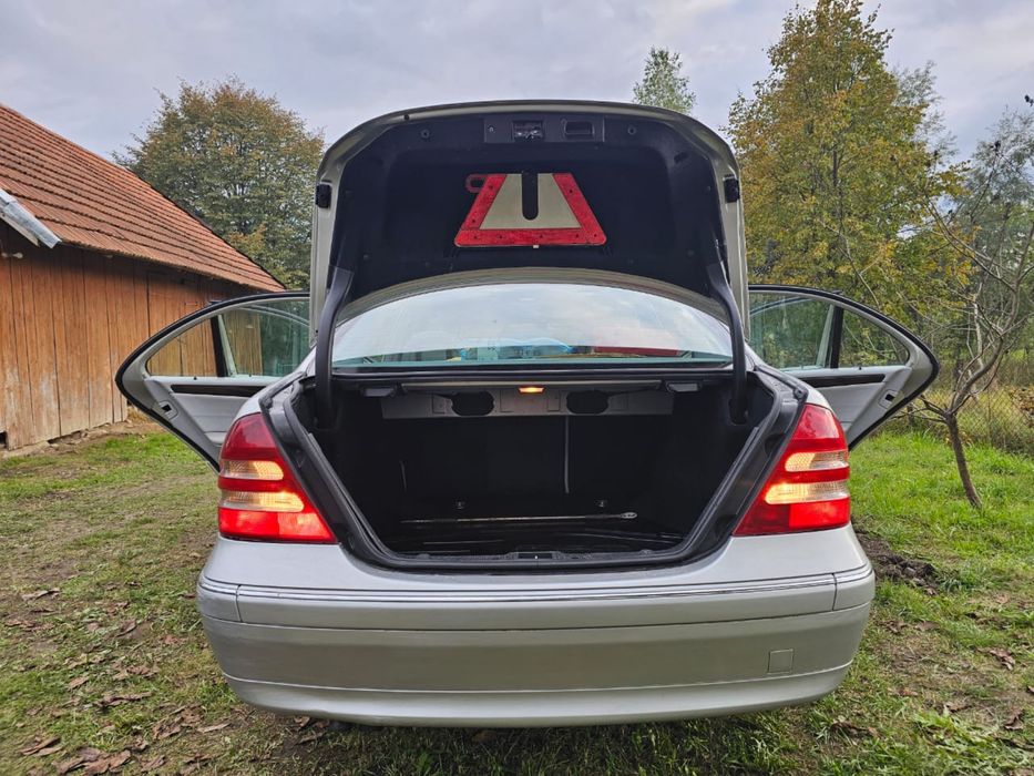 Мерсеес бенс с 303