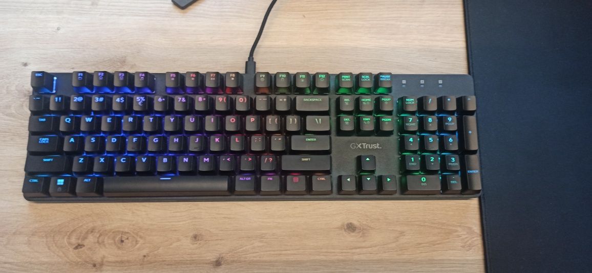 Klawiatura mechaniczną gx trust 871 zora