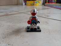 LEGO, minifigurka.
Postać z plecakiem odrzutowym Jetpack Racer.
Nowa.