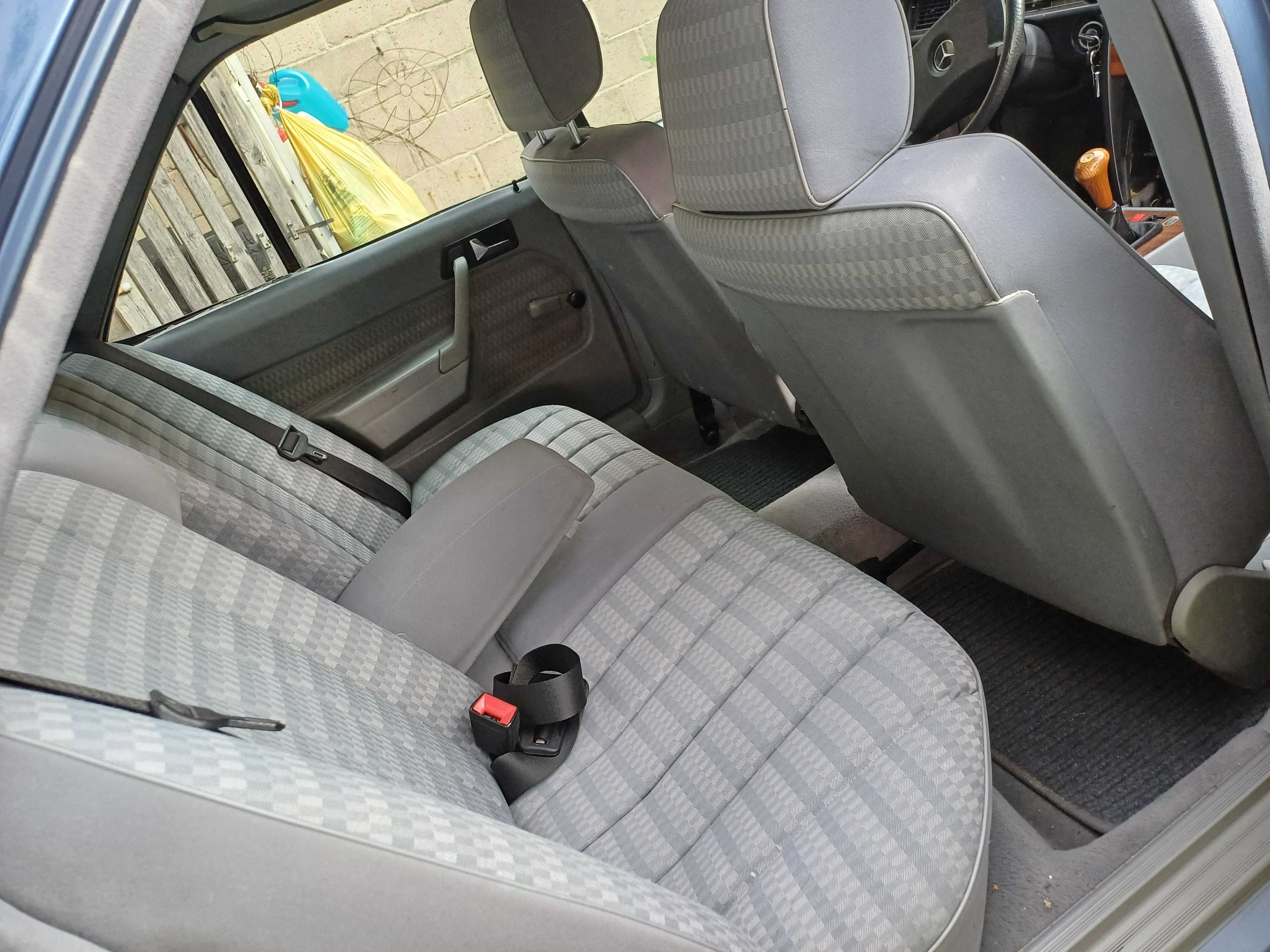 Mercedes W201 190E