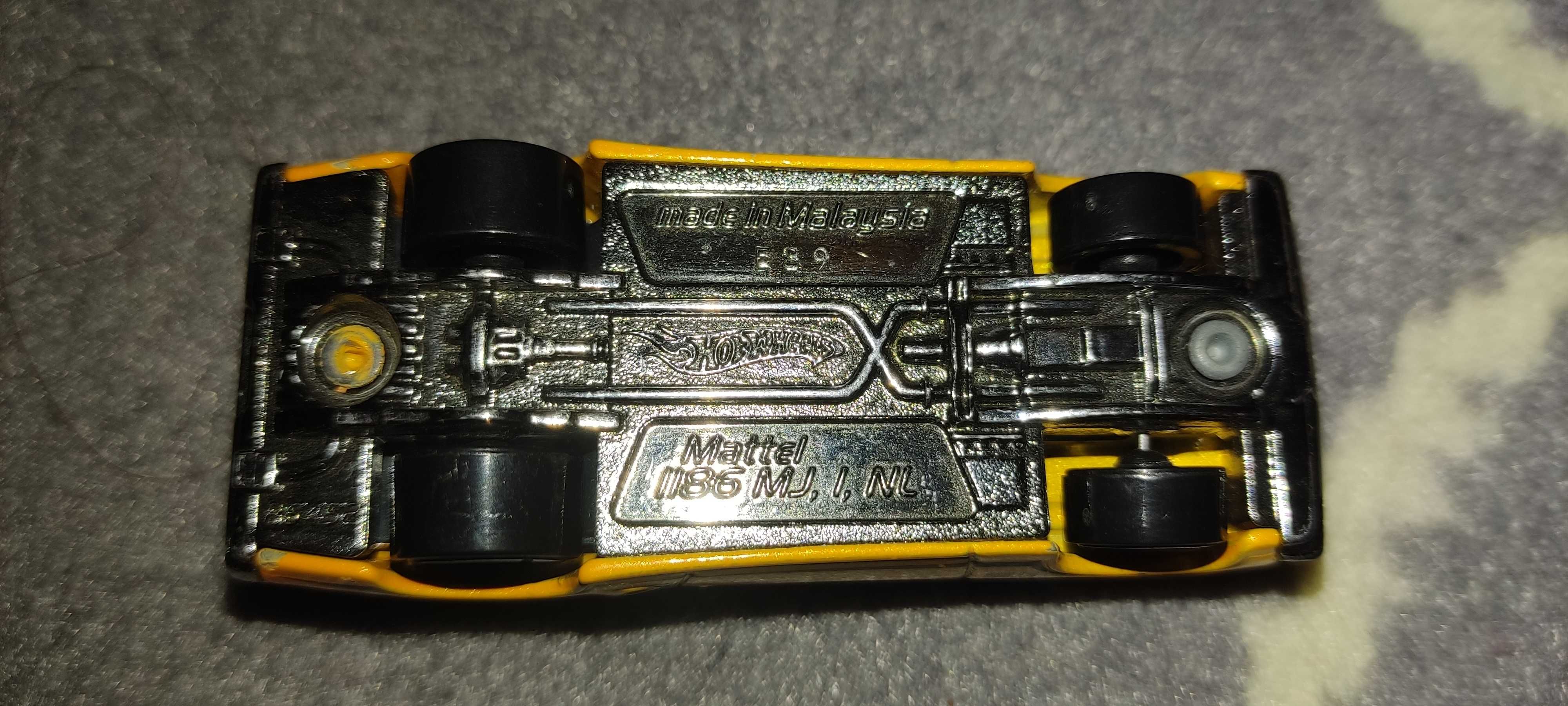 Hot Wheels HW Showroom '73 Ford Falcon XB - Yellow