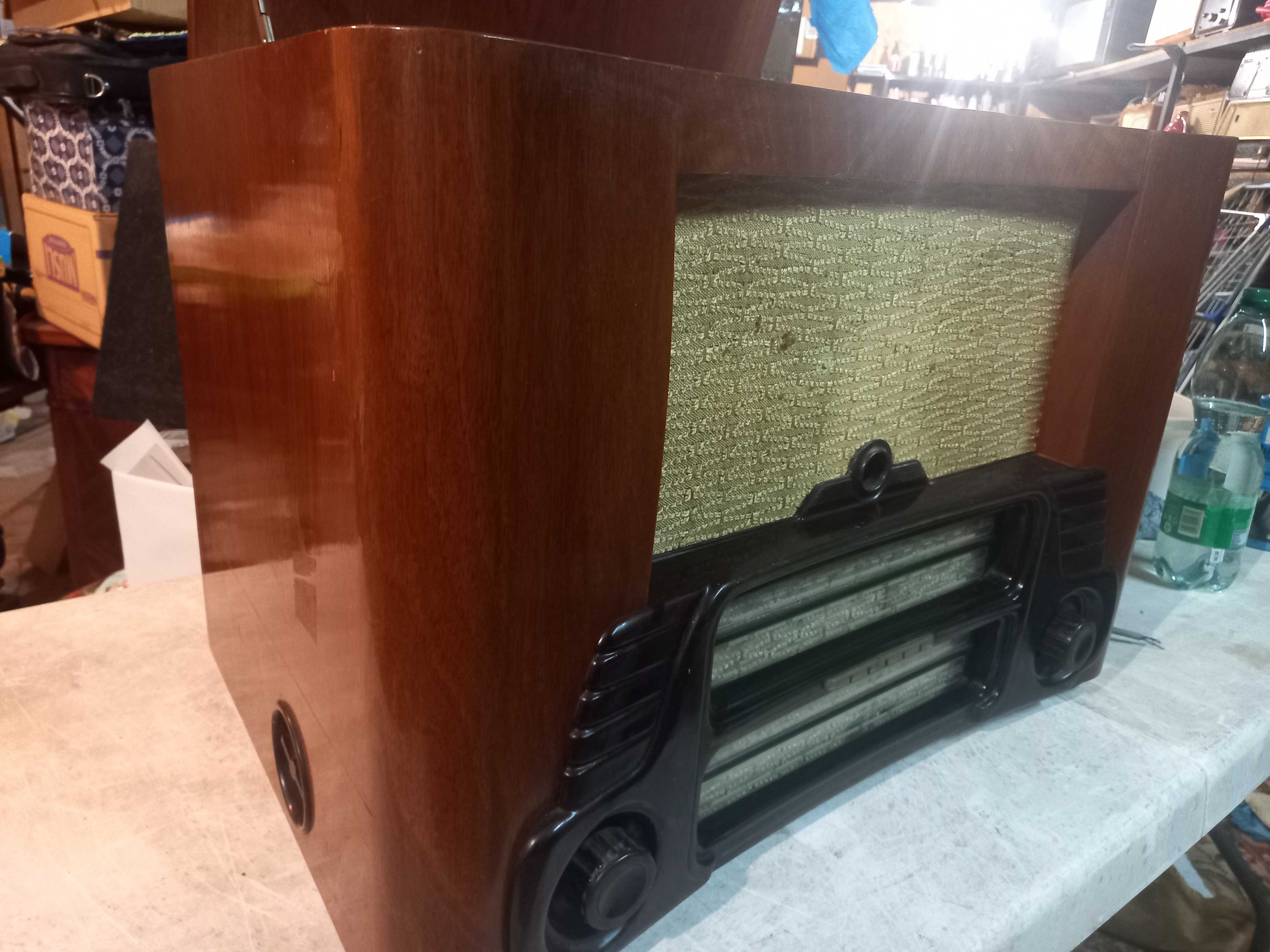 Stare radio z gramofonem TESLA  Tabor 2 model 512074