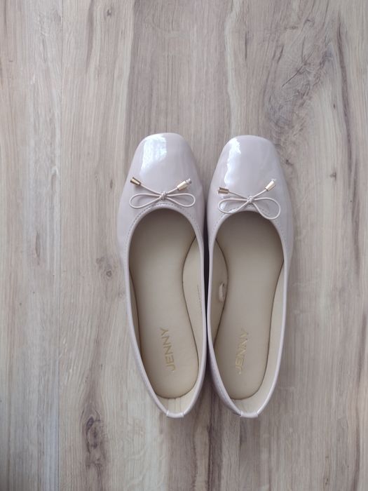 Kremowe beżowe baleriny lakierowane