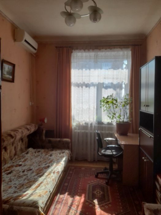 Продам 2ком.квартиру. Сталинка Спецпроэкт. Парк Т. Г. Шевченка. 4этаж