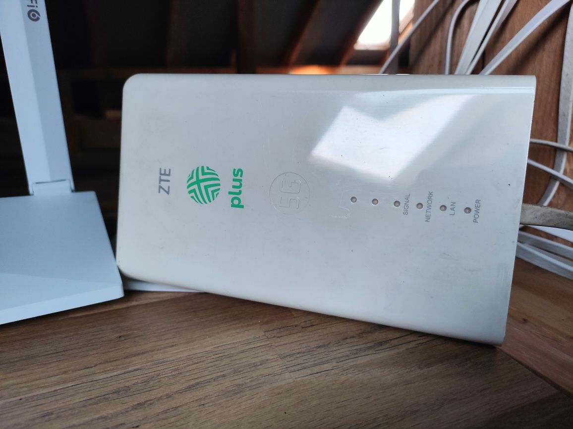 Router  ZTE T 3000 plus modem ZTE MC889