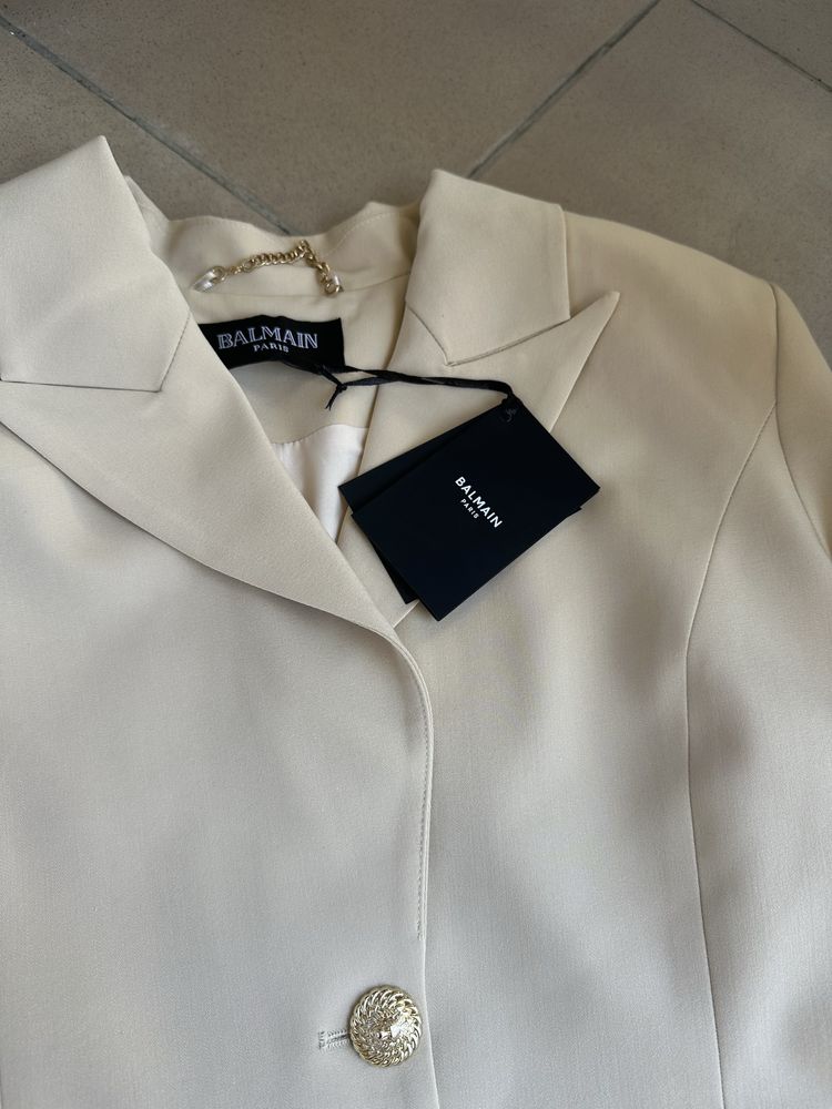 Garnitur beżowy elegancki Balmain