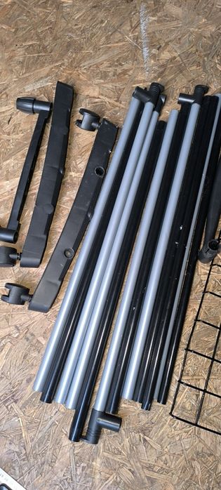 Elementy wieszaka na kółkach