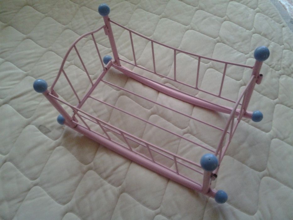 предлагается кроватка кукольная (для куклы) метал. 32x20
