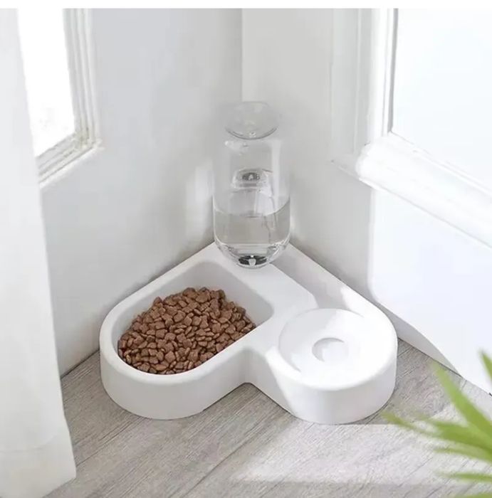 Кутова миска для котів та собак з автоматичною напувалкою · Годівниця