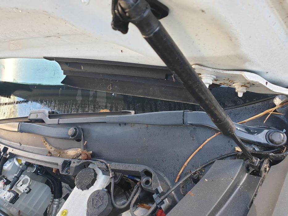 Haste / braço de escova limpa vidros frente esquerda TESLA Model 3 (5Y