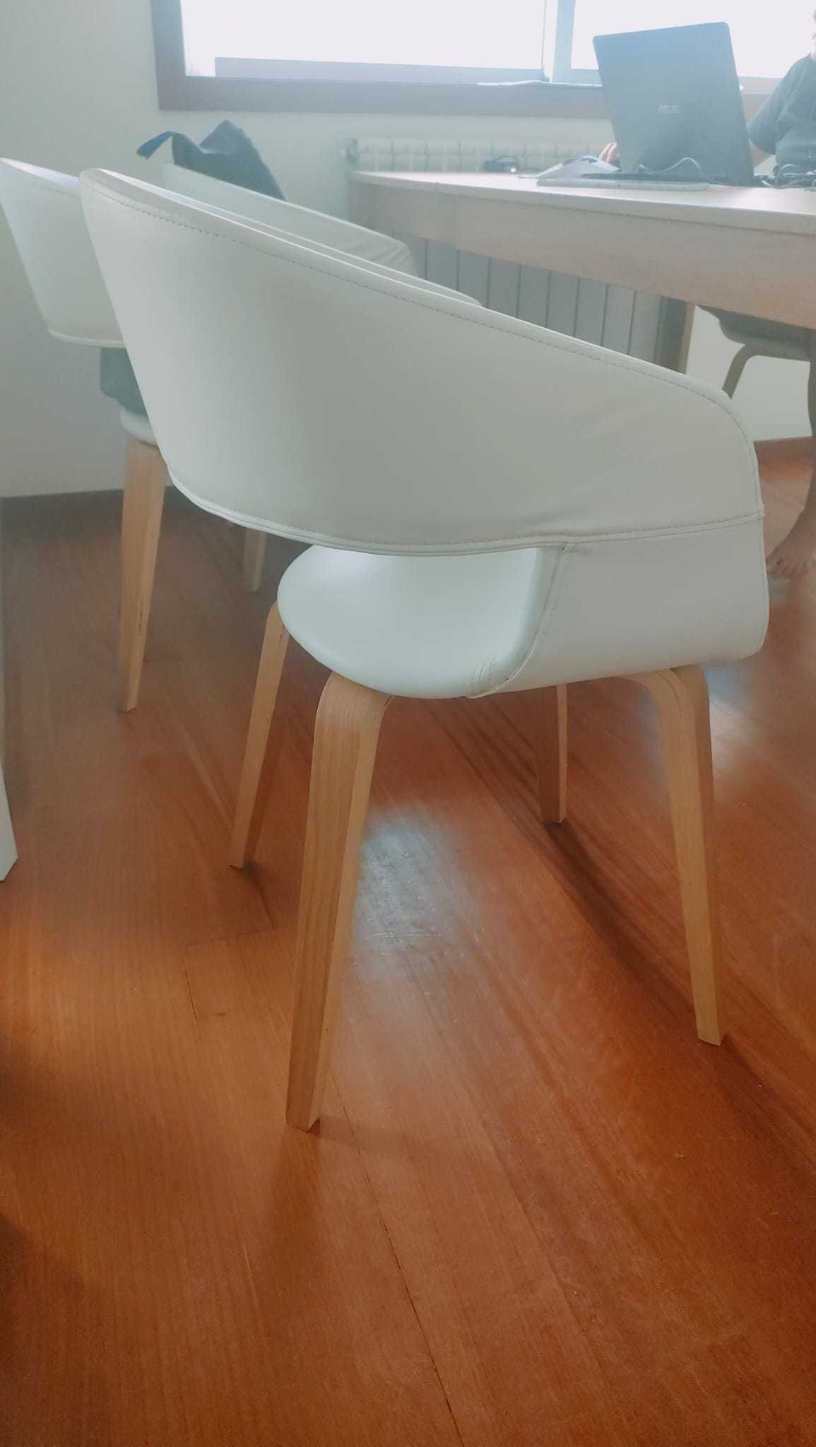 6 Cadeiras mesa jantar brancas marca JYSK