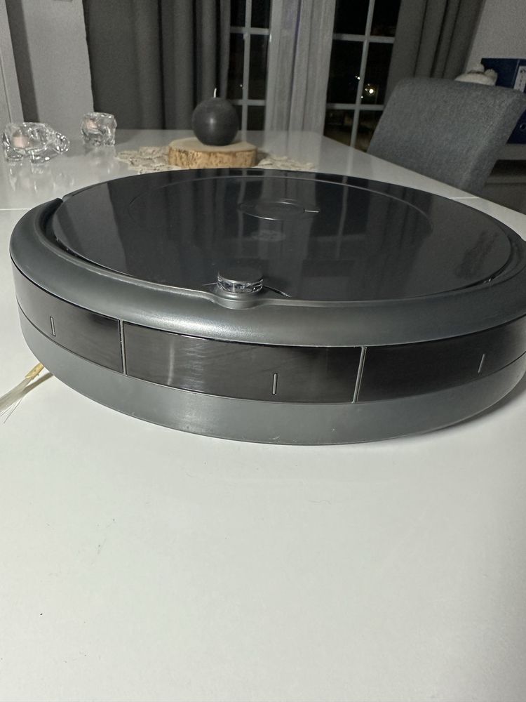 iRobot Roomba 697
