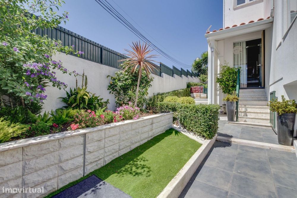 Moradia T4 Com Jardim E Garagem