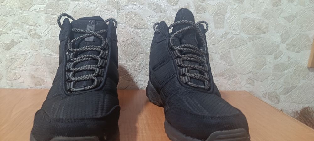 Зимове взуття 42 розмір