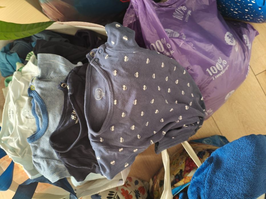 Ubranka dziecięce na chłopca rozmiary 68, 74, 80