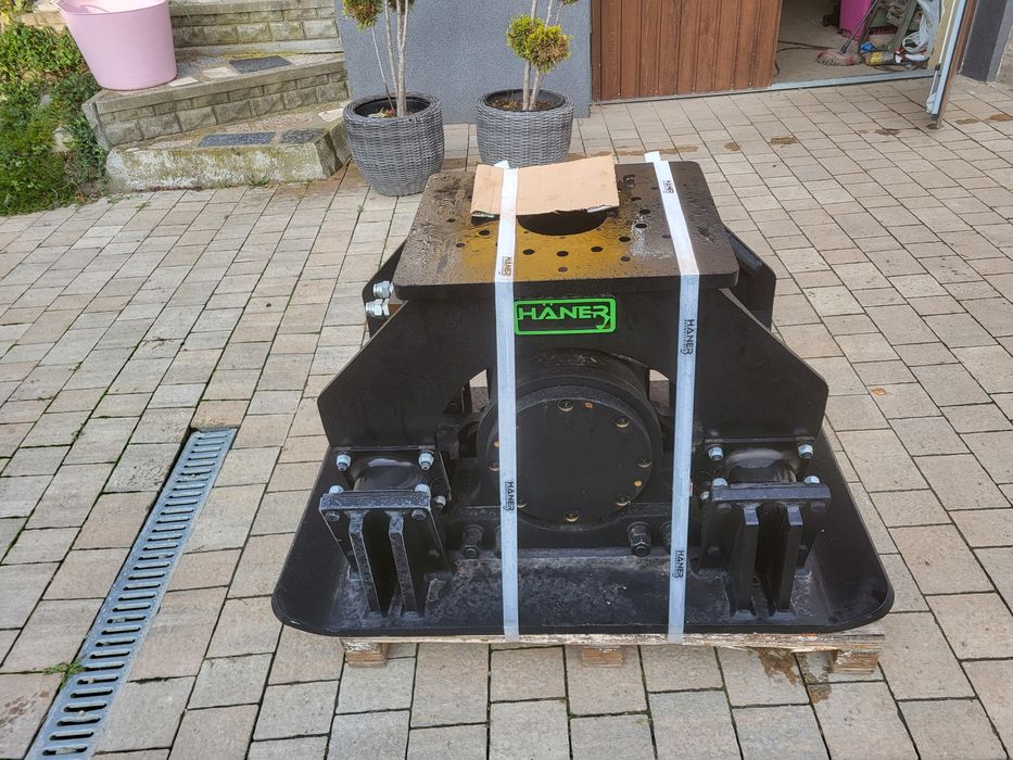 Zagęszczarka HAENER 525kg do koparki