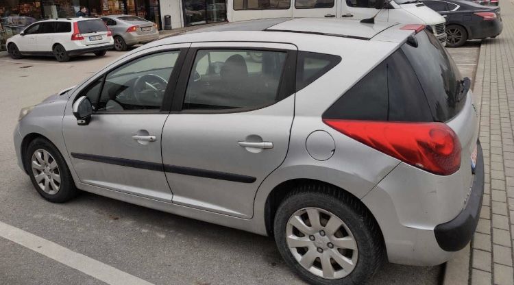 Запчастини на   Peugeot 3008 Peugeot 5008 Peuge