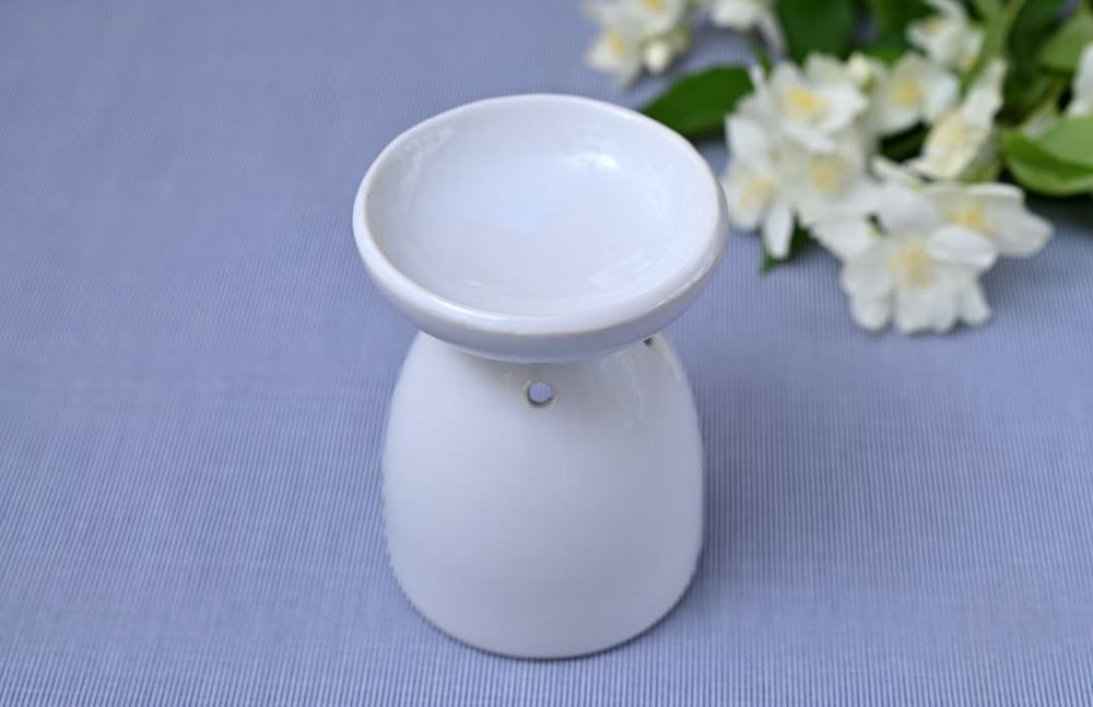 lampa aromatyczna, kominek, świecznik z białej ceramiki