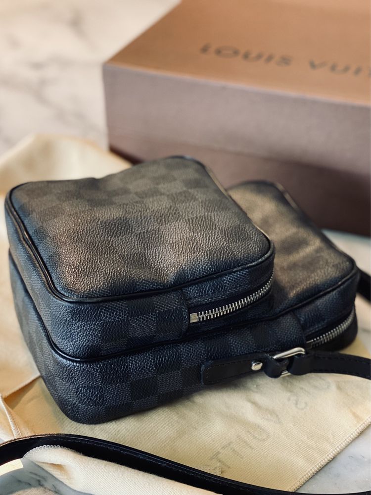 Louis Vuitton | 2009 Damier Graphite Rem crossbody bag