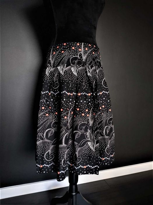 Soaked śliczna spódnica czarna wzorzysta S/M jak nowa