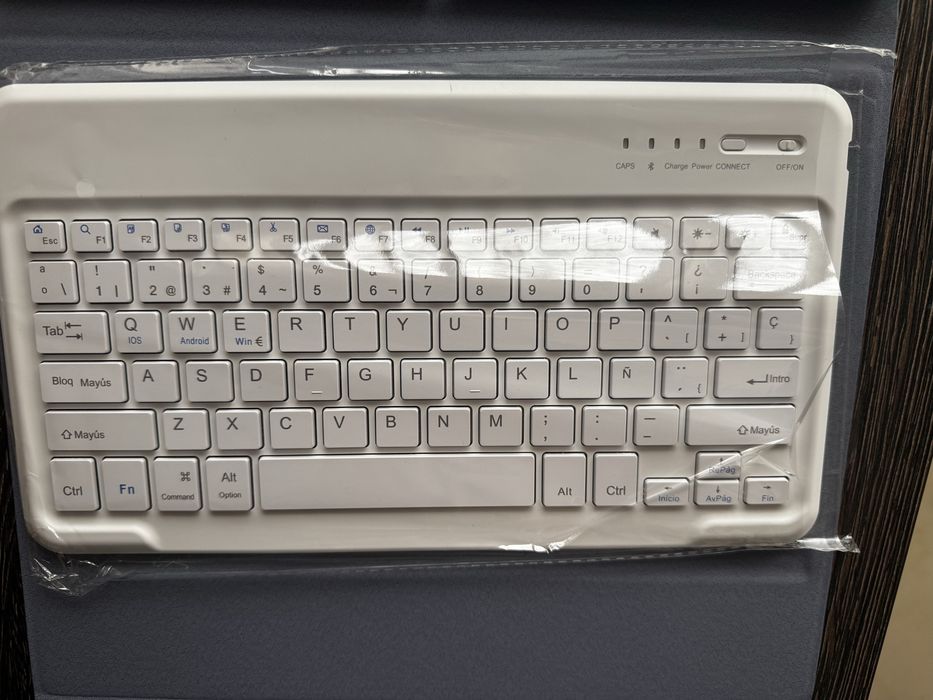 Capa com teclado para iPad Air de 13 polegadas