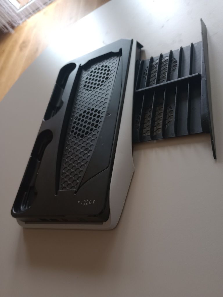 Stacja chłodząca do PS5 Fixed