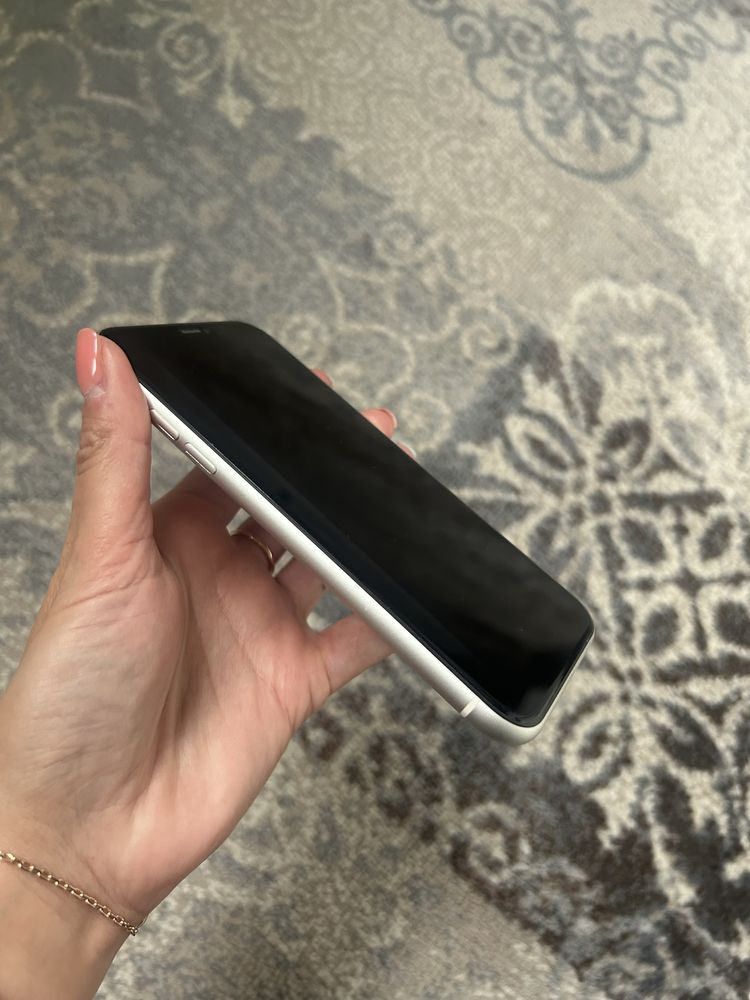Iphone 11 64 ГБ в чудовому стані