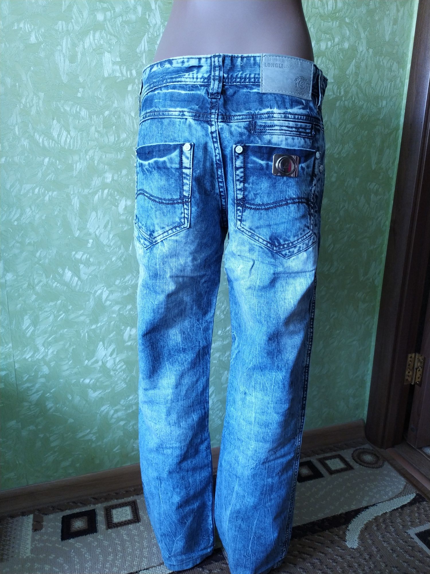 Красивые мужские джинсы