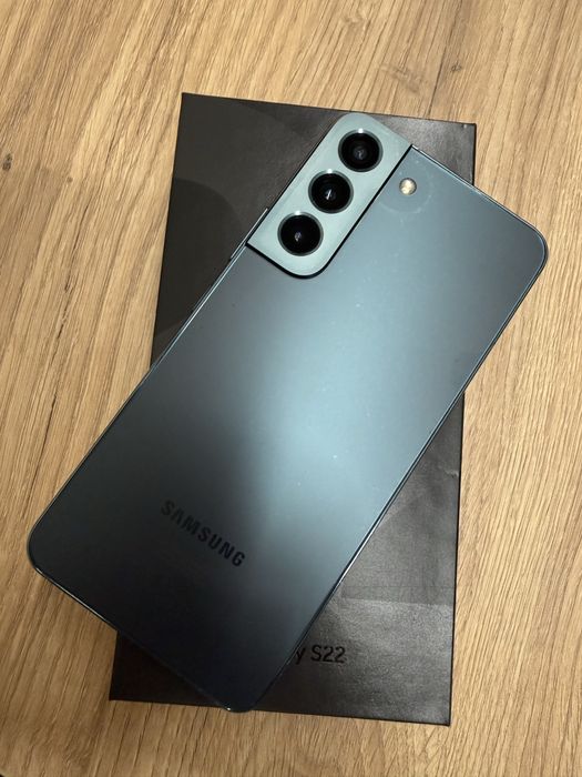 Продам Samsung Galaxy S22 8GB/128GB