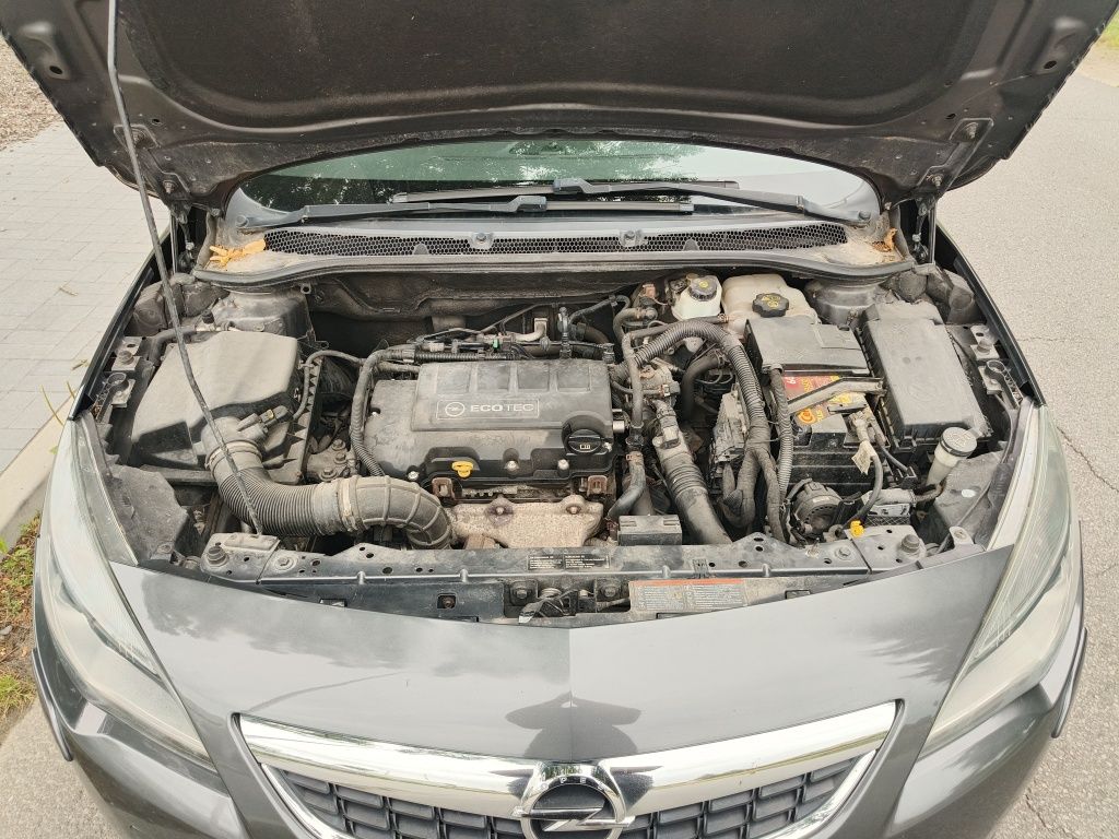 Opel Astra 2011r 1.4 Benzyna Stan BDB