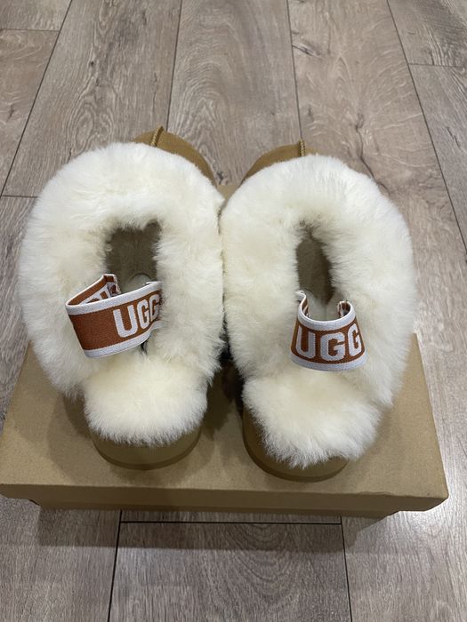 Жіночі тепленькі уггі  Ugg Funkette кольору кемел