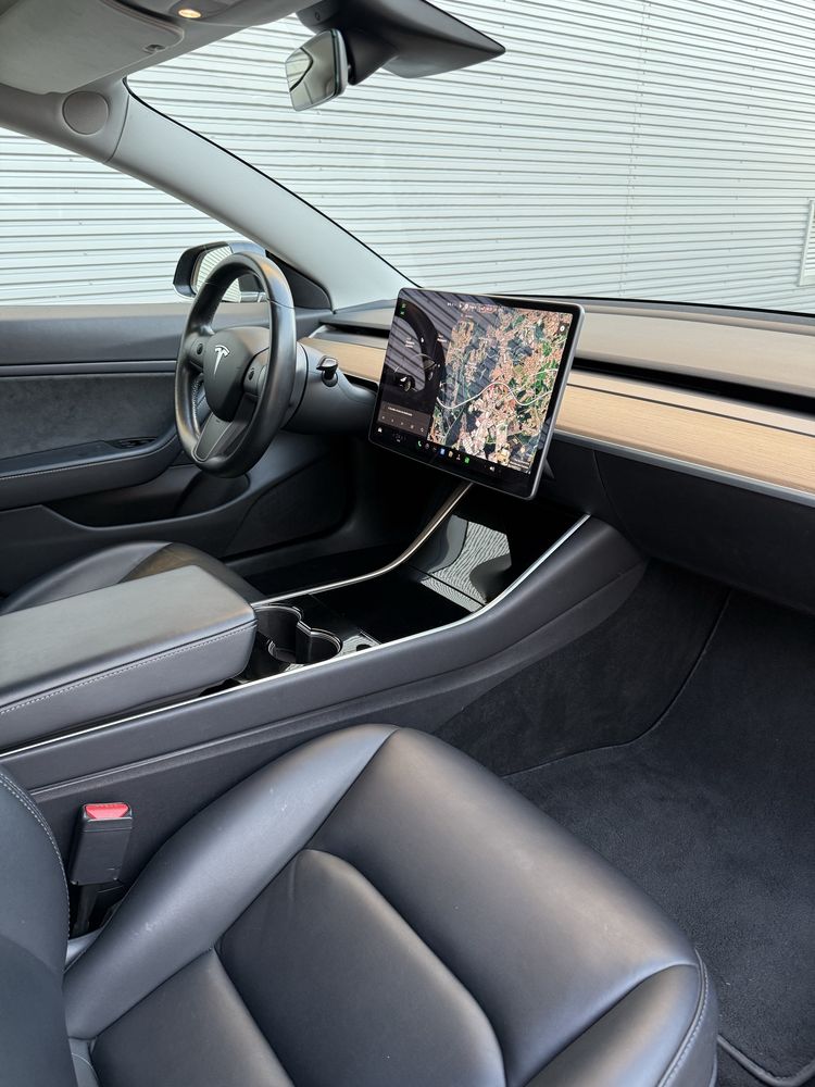 Tesla Model 3 Long Range AWD Dual Motor