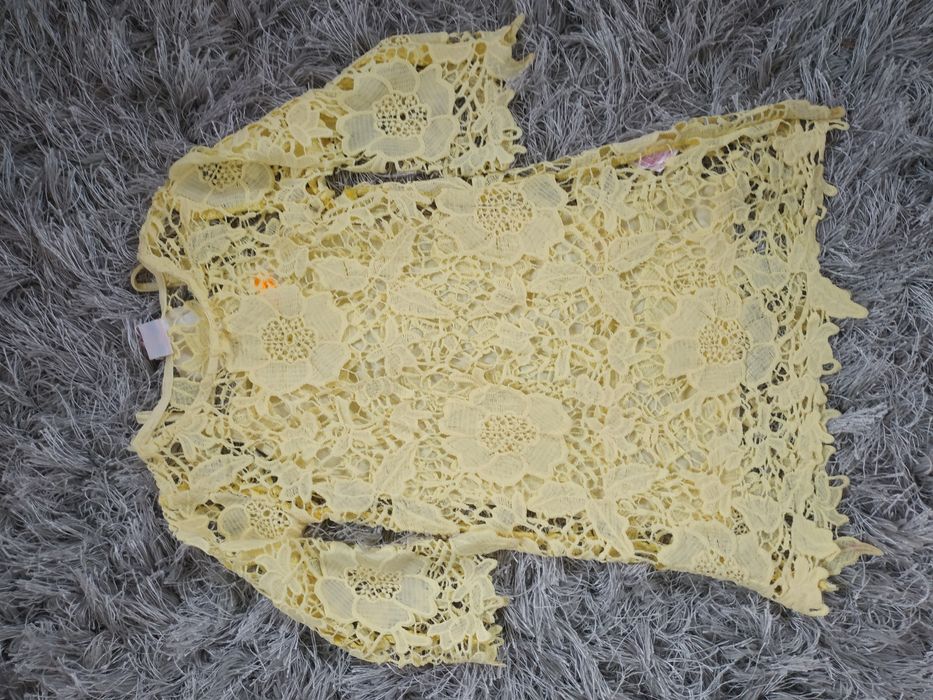 Żółta elegancka sukienka z tunika 98 104 cm koronką luźny rękaw