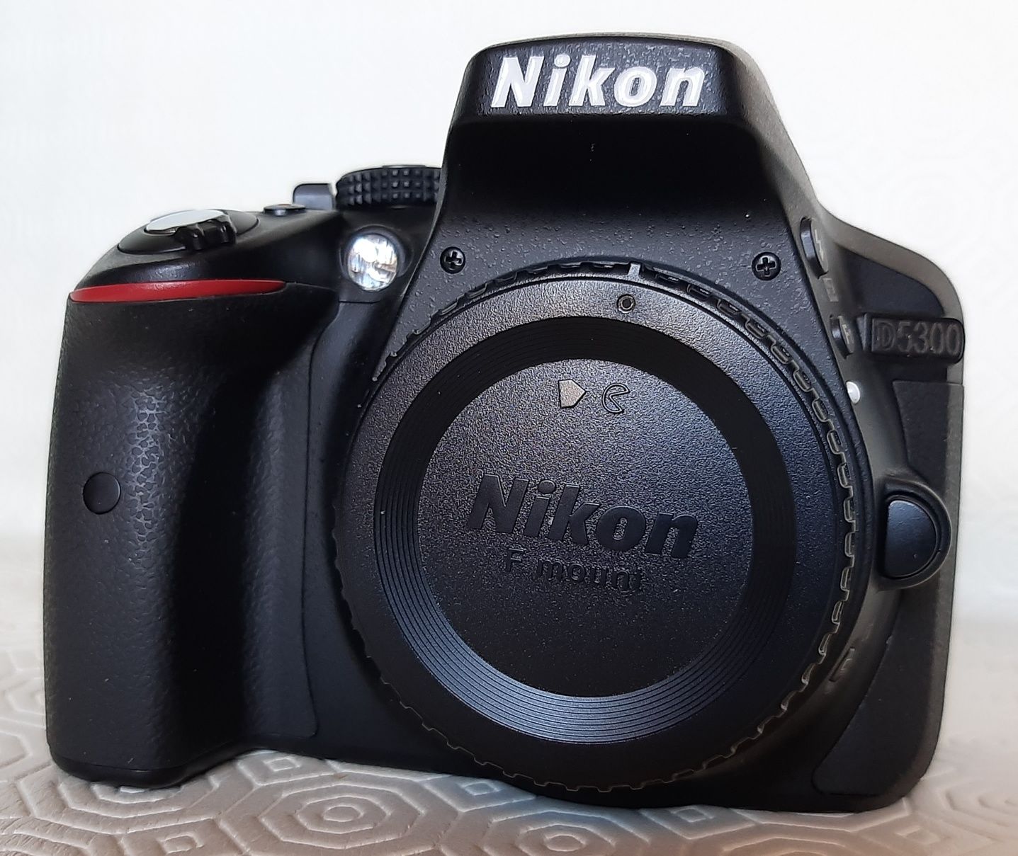 Nikon D5300 com lente 18-55mm VR - NOVA