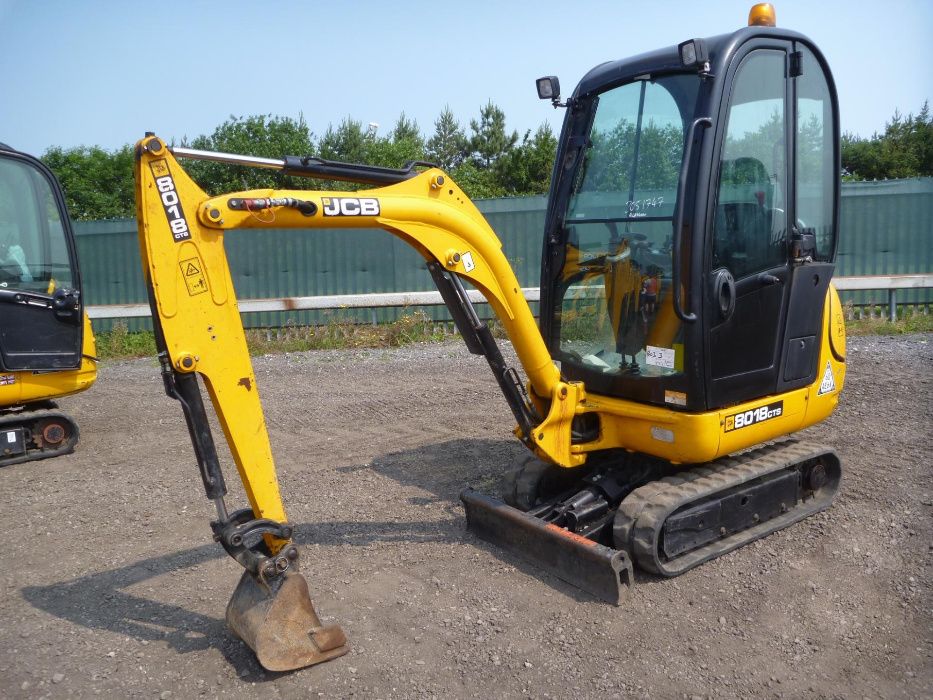 Аренда мини экскаватор CAT305. Услуги миниэкскаватор погрузчик бобкат