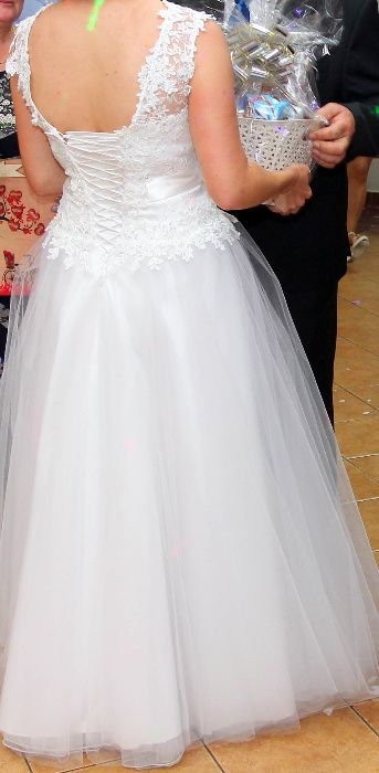 Ślubna suknia Księżniczka koronka