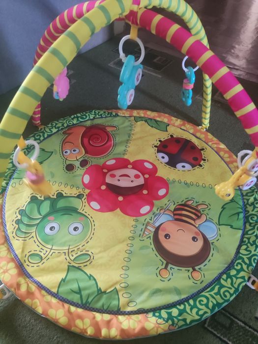 Продам дитячий коврик від 3 місяців,в гарному стані