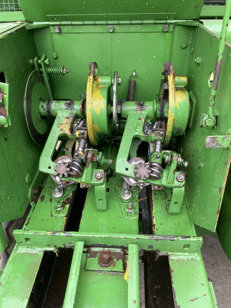 Продається тюковий прес-підбирач John Deere 339