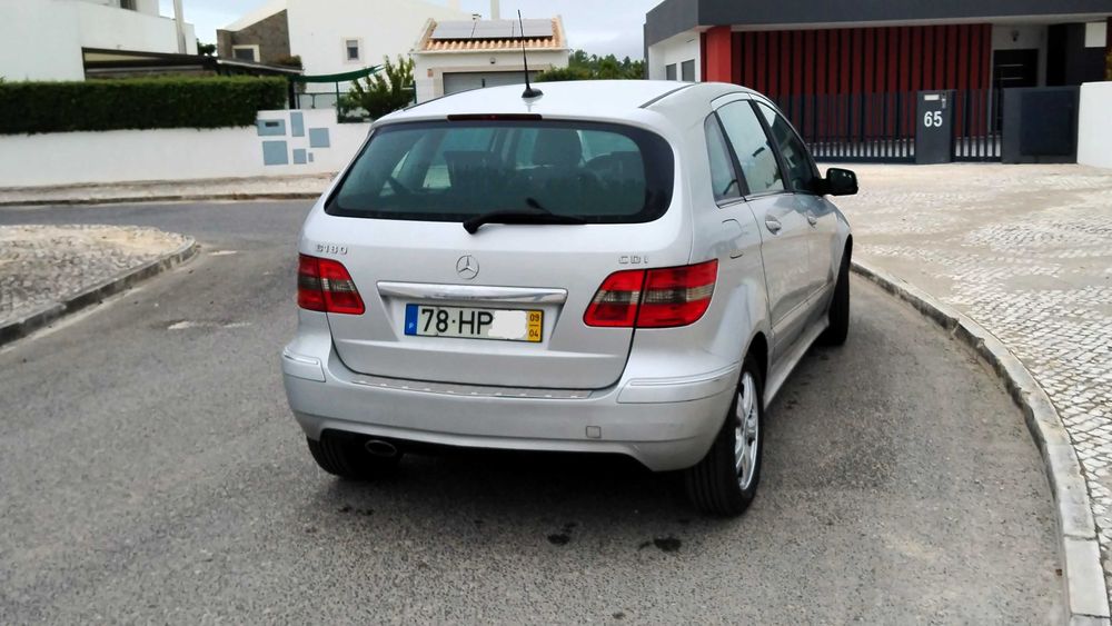 Mercedes Benz B180 CDI de 2009 Nacional com Revisão Feita.