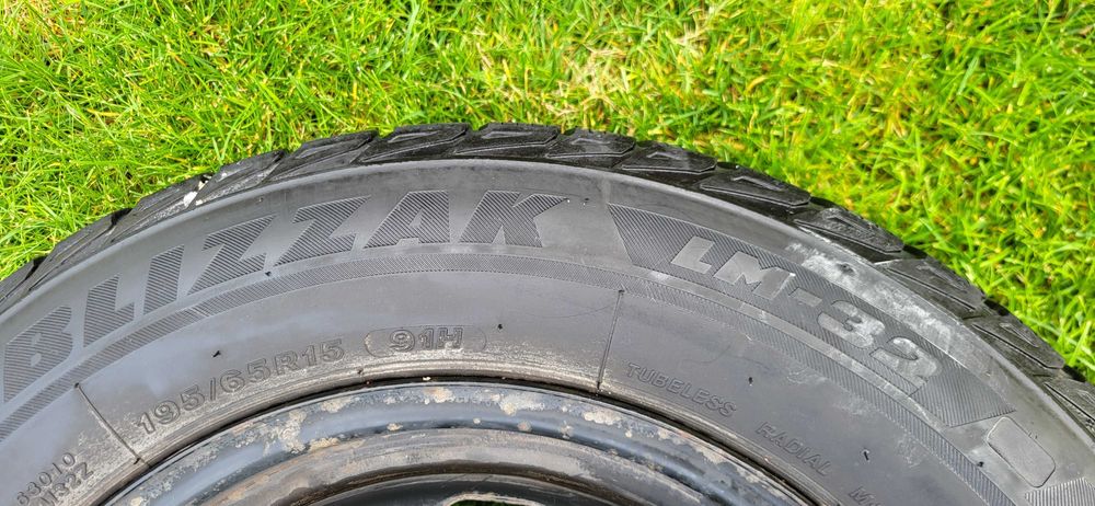 Bridgestone Blizzak LM-32