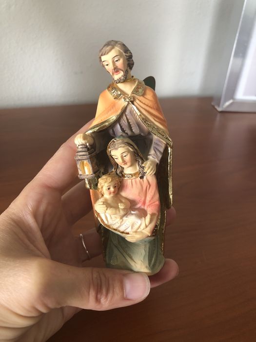 Presépio em miniatura pintado à mão