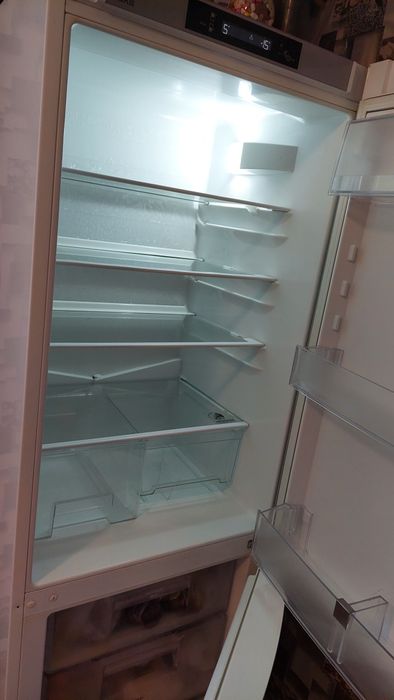 Холодильник двокамерний Electrolux