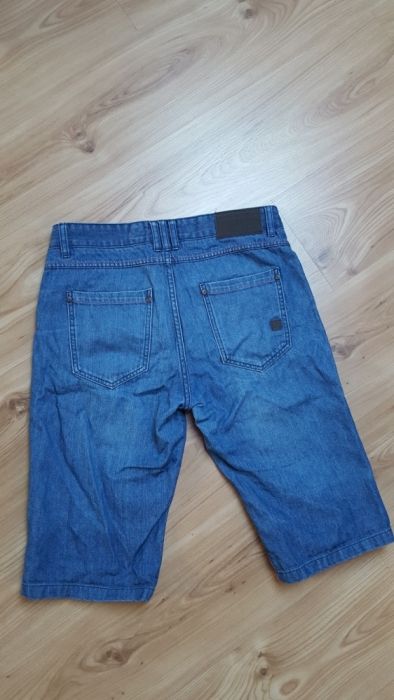 Jeansowe spodenki krótkie 31