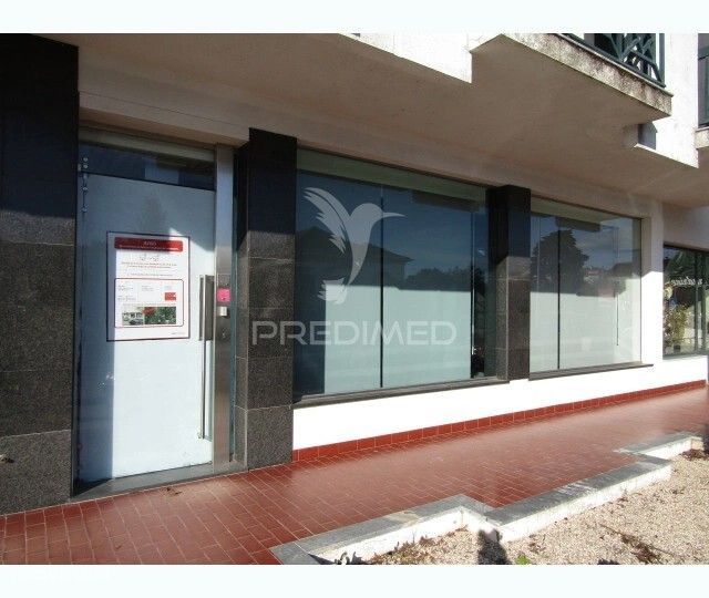 Loja de Comercio em Carrgal do Sal  ,Currelos, Papizios e Sobral