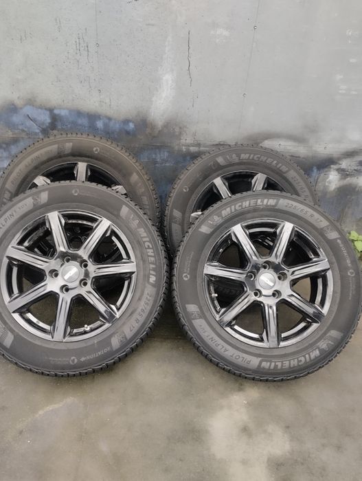 Продам шини з дисками 225/65R17