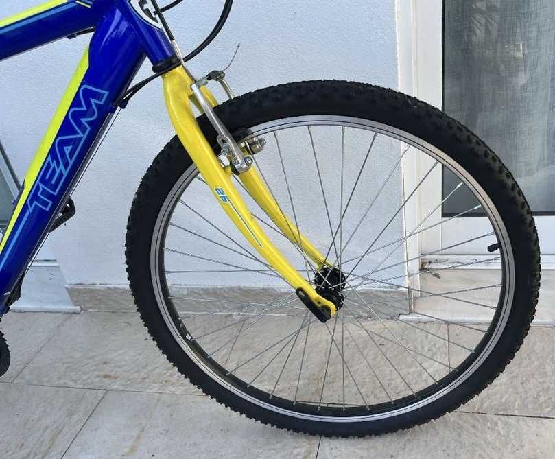 Bicicleta praticamente nova