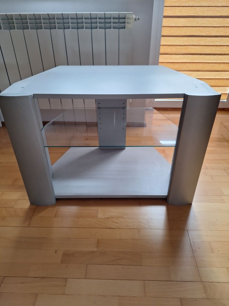Mebel  z  szybą.